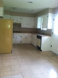 4th image of 726 Woodmont Pl