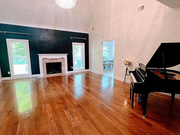 3rd image of 9983 Houston Oak Dr