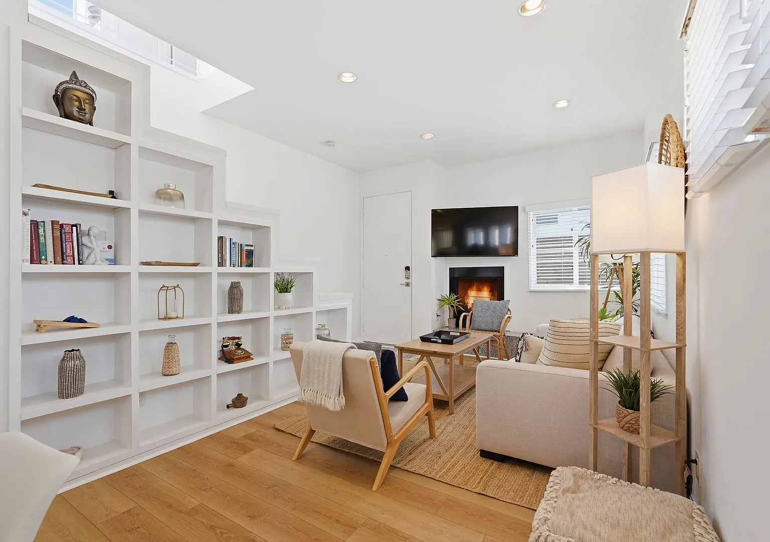 525 Venice Way — Photo 3