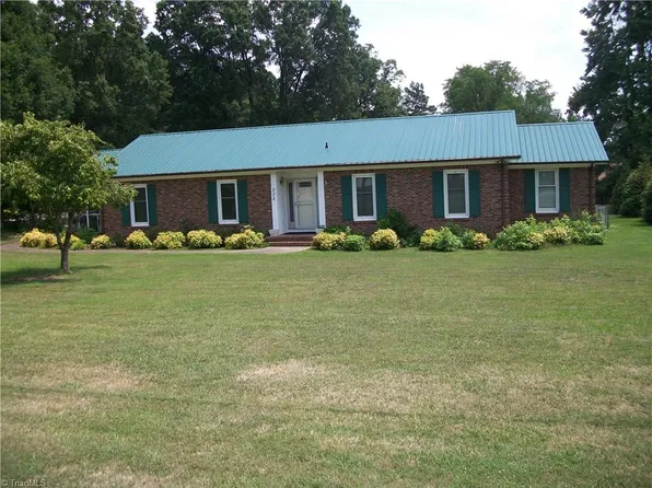 222 Devonway St, Eden, NC 27288