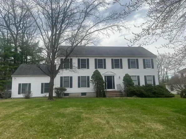 7 Carriage Ct, Township Of Washington, NJ 07676