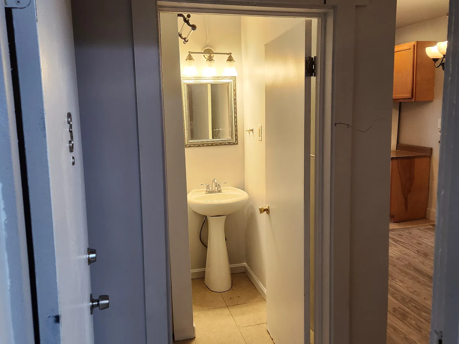 Studio, 1203 sqft, $950 — Photo 4
