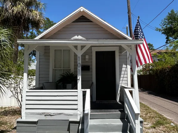 1017 Dartmoor St N, Saint Petersburg, FL 33701