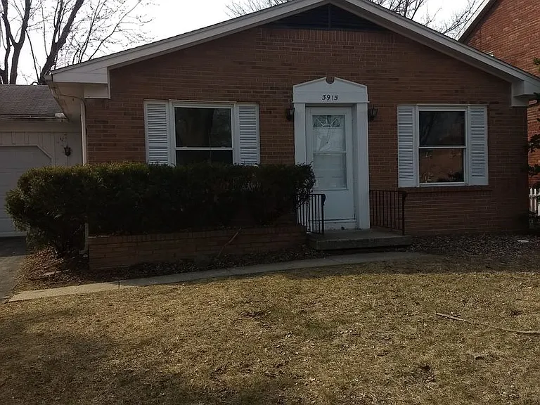 3915 Clareridge Dr — Photo 1