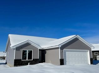 401 Staples Rd, Osceola, WI 54020