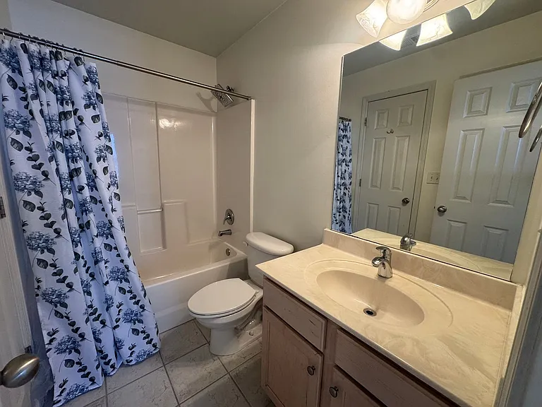 1343 Island Pl E — Photo 28