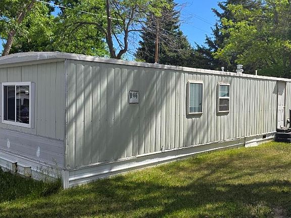 2nd image of 1805 Joslyn St Trailer 114