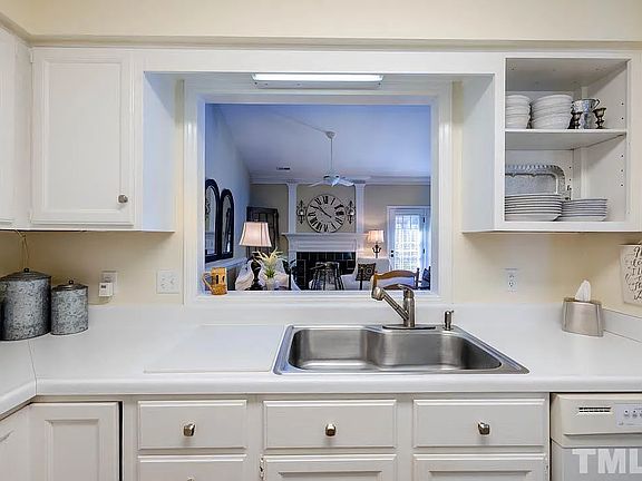 5th image of 56 Forest Oaks Dr