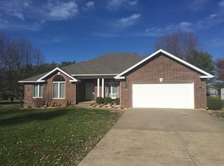 1757 E Lakecrest Dr, Ozark, MO 65721