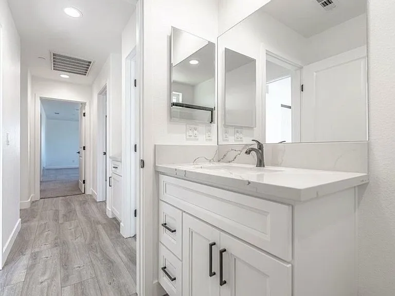 11548 11th Ave — Photo 18