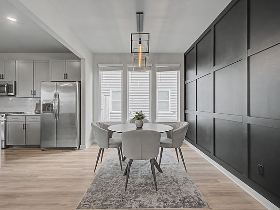 5th image of 474 Irwin Way