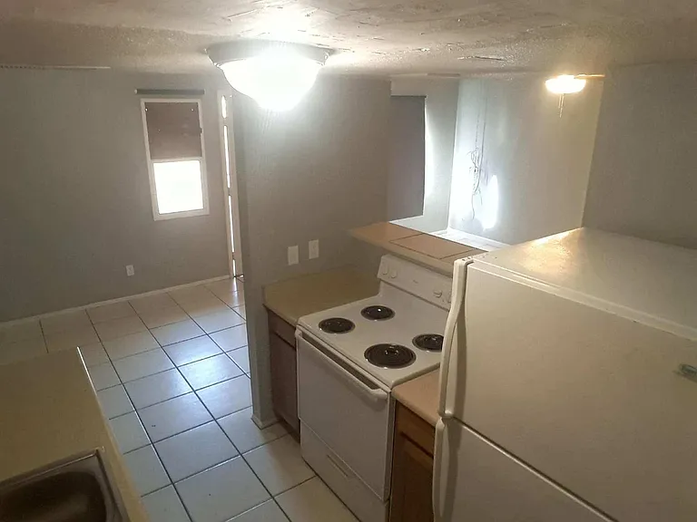 4617 E Jones Ave — Photo 3
