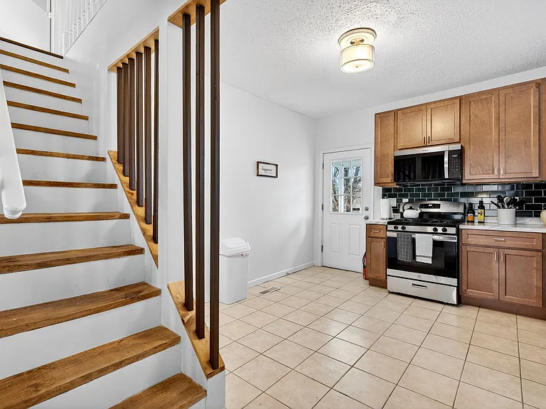 138 W Loretta Ave — Photo 16
