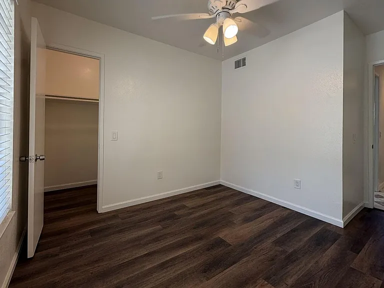 539 Hidalgo Ave — Photo 13