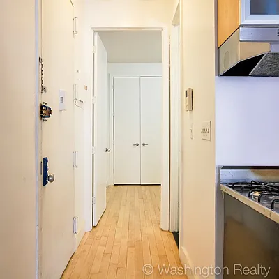 Sold by Washington Realty Corp. | media 35