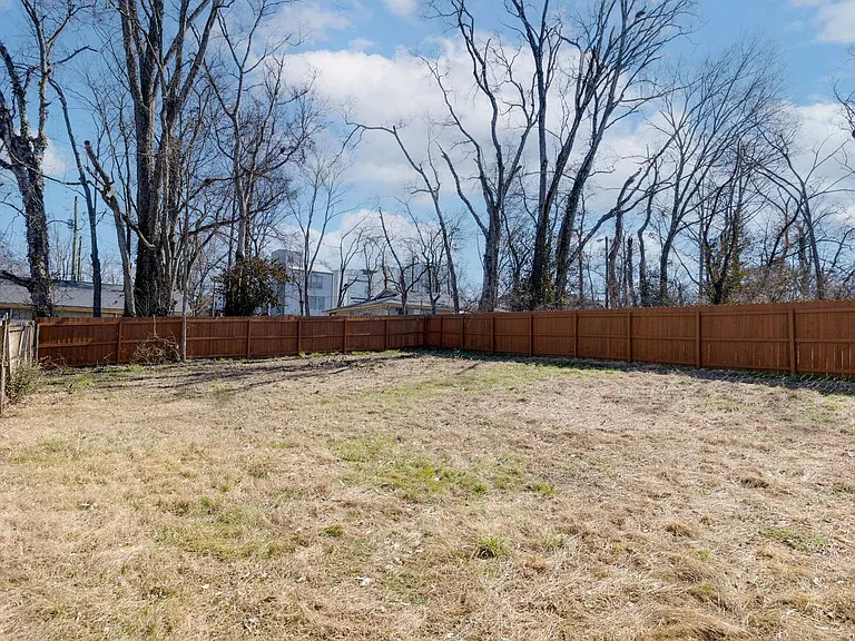 2412 Chapel Ave — Photo 28