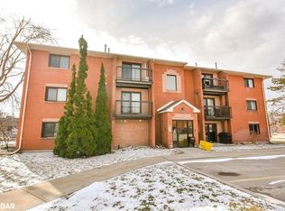 171 Edgehill Dr #F1, Barrie, ON L4N1L9