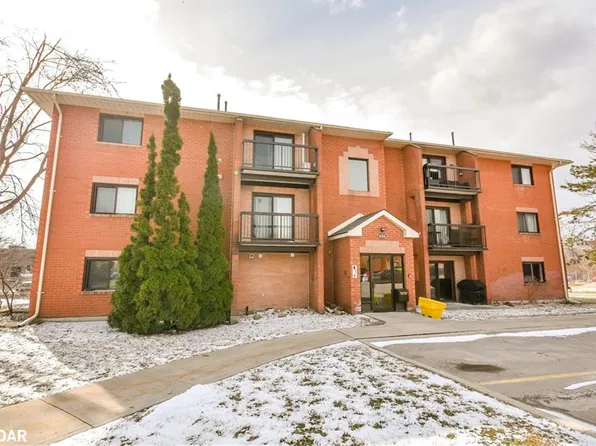 171 Edgehill Dr #F1, Barrie, ON L4N 1L9