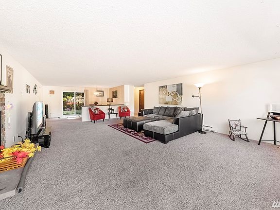2nd image of 2849 Wilderness Dr SE