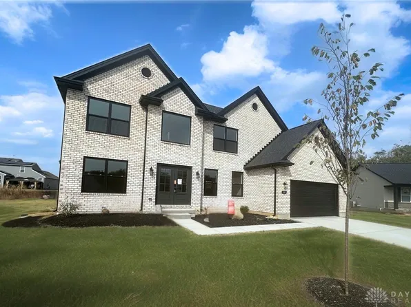 547 Chatham Pl, Trenton, OH 45067