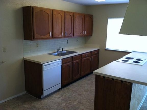 3rd image of 5328 N Colony Blvd