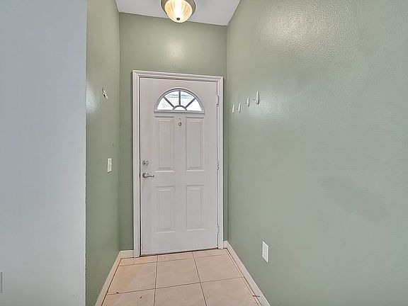 2nd image of 7628 Plantation Cir