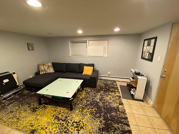 2nd image of 3112 Calwagner Ave #Gw