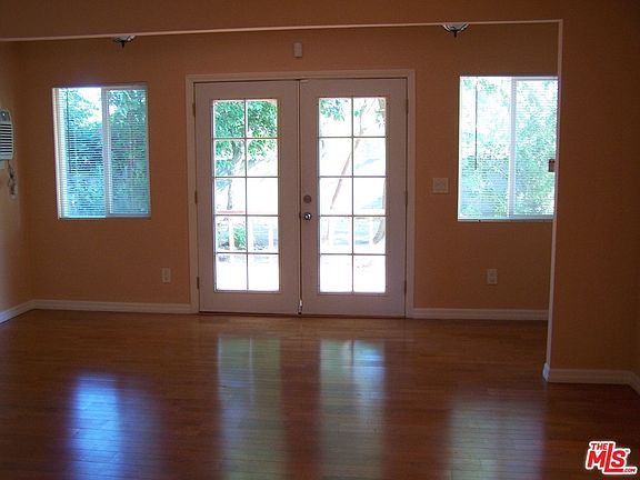 4th image of 20216 Schoolcraft St