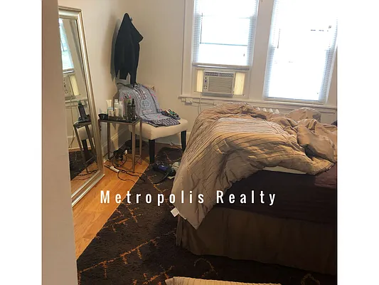 Rented by Metropolis International Realty Inc. | media 23
