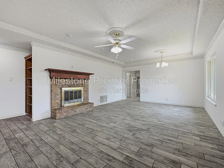 1908 Paula Dr — Photo 6