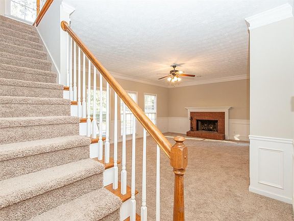 2nd image of 1943 Riverton Dr