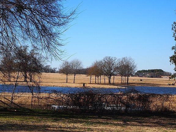 4th image of 390 Vz County Road 3216