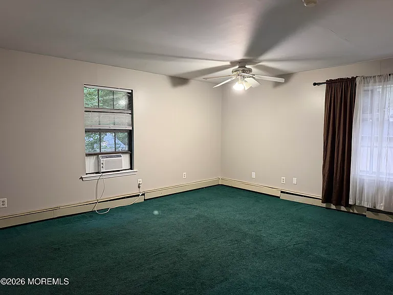 223 Riverside Dr — Photo 11