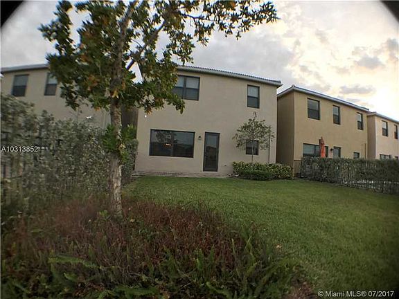 3rd image of 647 NE 191st Ter
