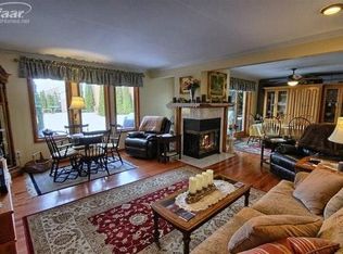 2198 Bowles St, Fenton, MI 48430