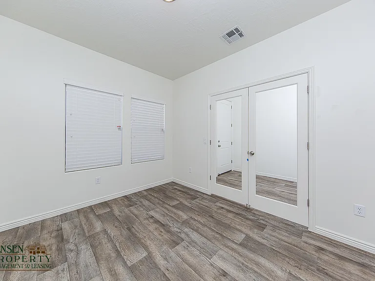 3252 E Tanoak Dr — Photo 6