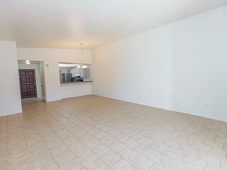 3030 Hillrise Dr — Photo 3