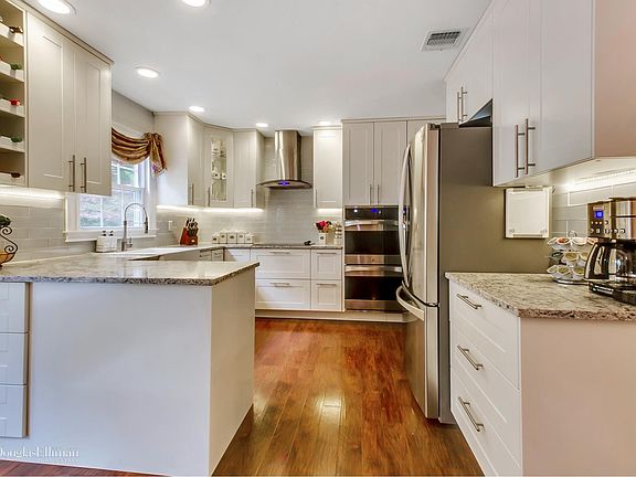 3rd image of 47 Fielding Ave