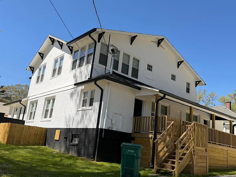 402 N Church St — Photo 10