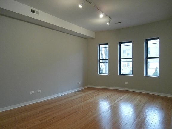 3rd image of 6447 N Claremont Ave #3