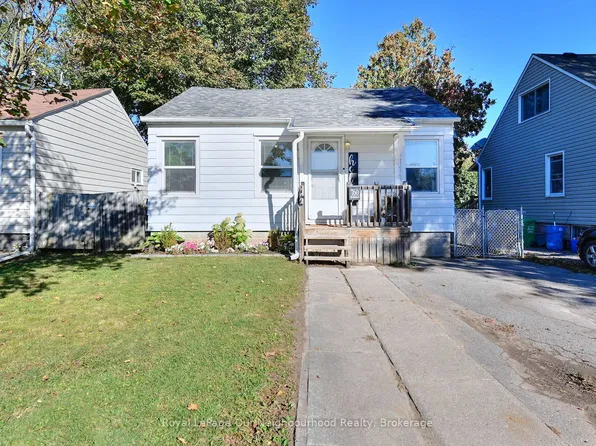 760 New Romaine St, Peterborough, ON K9J 2E9