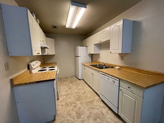 3rd image of 1021 Sibley St APT D