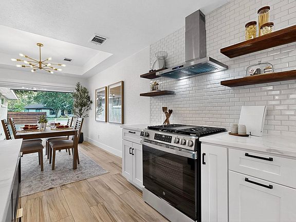 4th image of 1808 Greenwood Rd