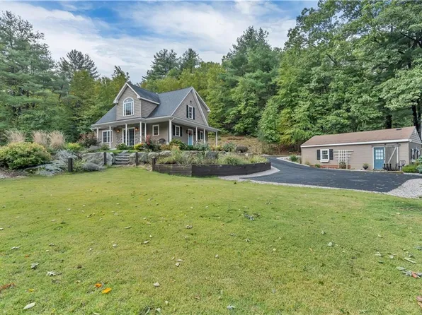 68 Wolf Hill Rd, Smithfield, RI 02917