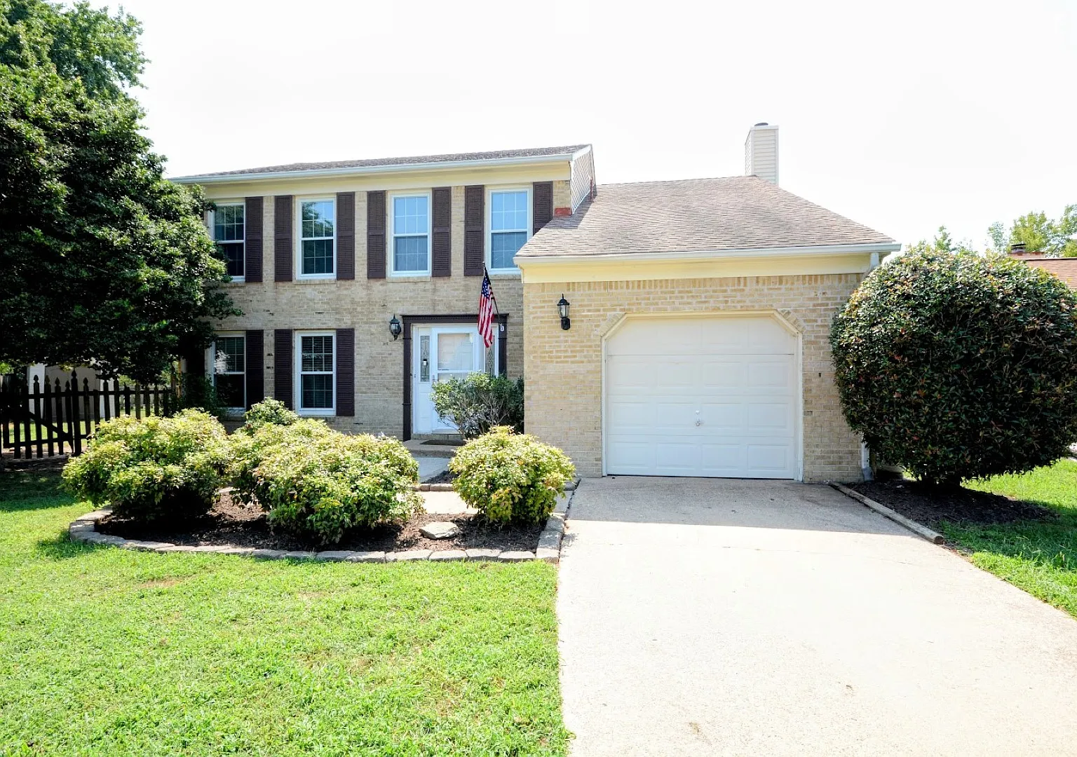 4 bed, 2.5 bath, 1932 sqft, $3,500 — Photo 1