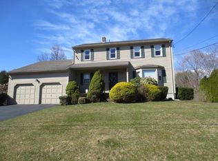 4 Christopher Dr, Smithfield, RI 02828
