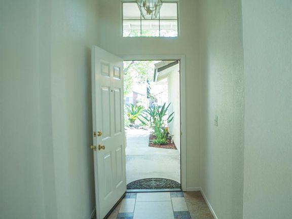 5th image of 2812 W El Portal Ct