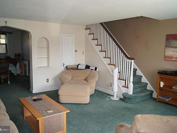 3rd image of 3037 Glenview St
