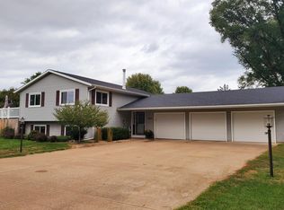 2618 Thomas St, La Crosse, WI 54603