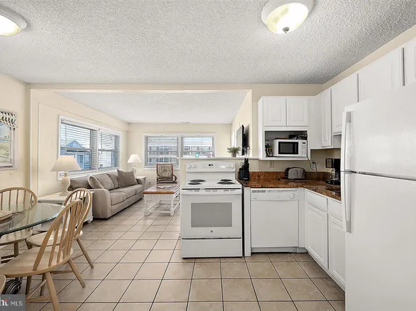 207 8th St #201C, Ocean City, MD 21842